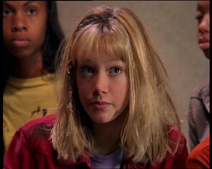 DailyDuff-dot-nl_LizzieMcGuireSeries-WhenMomsAttacks0782.jpg DailyDuff-dot-nl_LizzieMcGuireSeries-WhenMomsAttacks0782.jpg