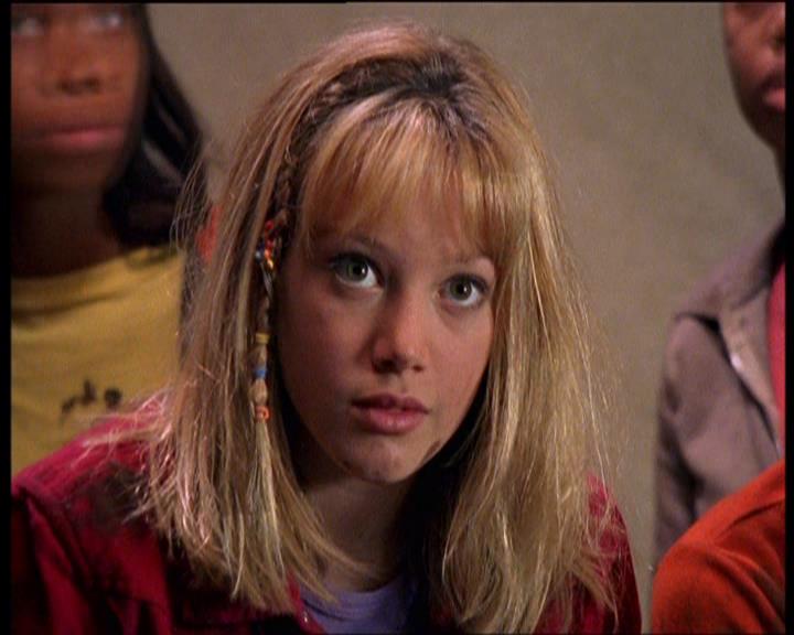 DailyDuff-dot-nl_LizzieMcGuireSeries-WhenMomsAttacks0786.jpg DailyDuff-dot-nl_LizzieMcGuireSeries-WhenMomsAttacks0786.jpg