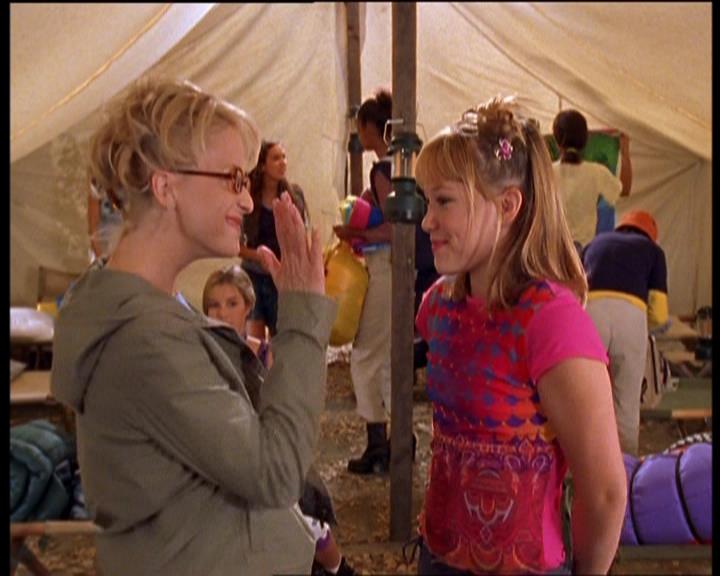 DailyDuff-dot-nl_LizzieMcGuireSeries-WhenMomsAttacks1119.jpg DailyDuff-dot-nl_LizzieMcGuireSeries-WhenMomsAttacks1119.jpg