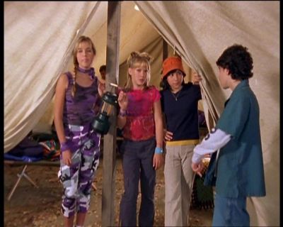 DailyDuff-dot-nl_LizzieMcGuireSeries-WhenMomsAttacks0999.jpg