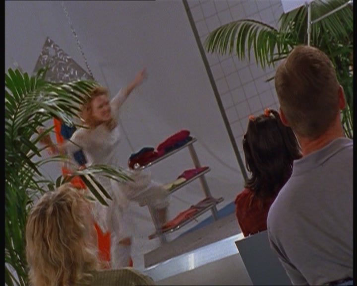 DailyDuff-dot-nl_LastYearsModel1099.jpg DailyDuff-dot-nl_LastYearsModel1099.jpg