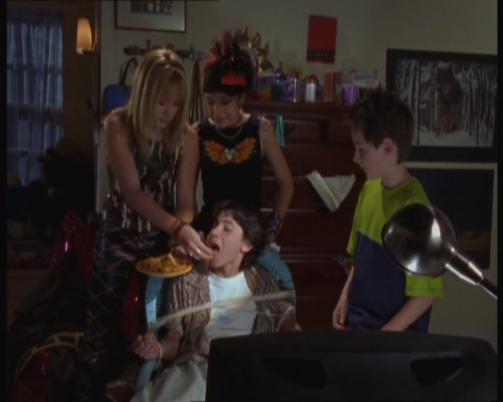 DailyDuff-dot-nl_GordoandtheMagicDwarves1054.jpg DailyDuff-dot-nl_GordoandtheMagicDwarves1054.jpg