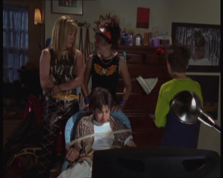 DailyDuff-dot-nl_GordoandtheMagicDwarves1069.jpg DailyDuff-dot-nl_GordoandtheMagicDwarves1069.jpg