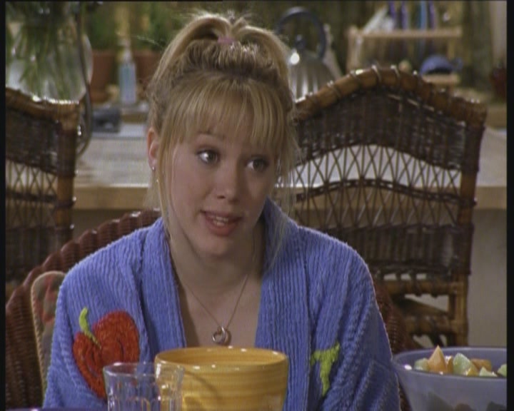 DailyDuff-dot-org_LizzieMcGuire-LizziesAndKatesBigAdventure0207.jpg DailyDuff-dot-org_LizzieMcGuire-LizziesAndKatesBigAdventure0207.jpg