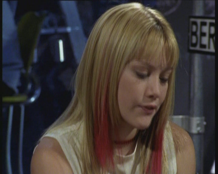 DailyDuff-dot-org_LizzieMcGuire-LizziesAndKatesBigAdventure0765.jpg DailyDuff-dot-org_LizzieMcGuire-LizziesAndKatesBigAdventure0765.jpg