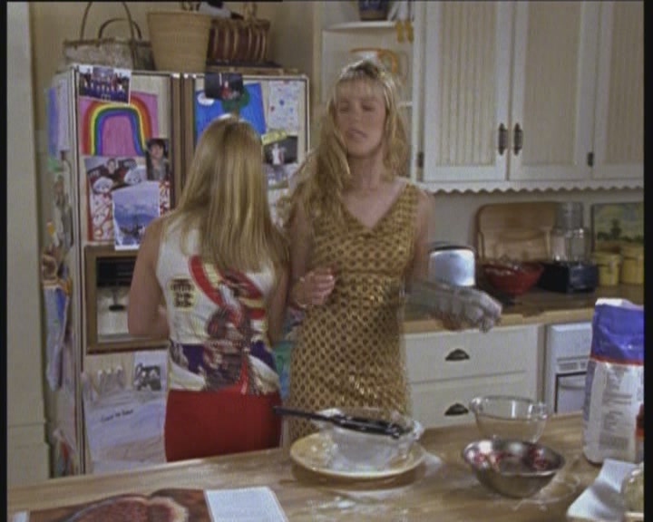 DailyDuff-dot-org_LizzieMcGuire-LizziesAndKatesBigAdventure0902.jpg DailyDuff-dot-org_LizzieMcGuire-LizziesAndKatesBigAdventure0902.jpg