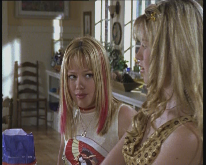 DailyDuff-dot-org_LizzieMcGuire-LizziesAndKatesBigAdventure0950.jpg DailyDuff-dot-org_LizzieMcGuire-LizziesAndKatesBigAdventure0950.jpg