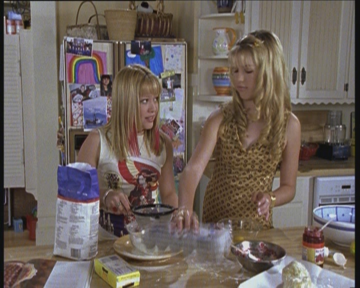 DailyDuff-dot-org_LizzieMcGuire-LizziesAndKatesBigAdventure0952.jpg DailyDuff-dot-org_LizzieMcGuire-LizziesAndKatesBigAdventure0952.jpg