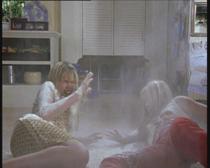 DailyDuff-dot-org_LizzieMcGuire-LizziesAndKatesBigAdventure1011.jpg DailyDuff-dot-org_LizzieMcGuire-LizziesAndKatesBigAdventure1011.jpg