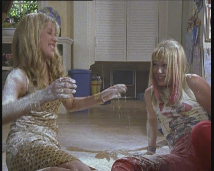 DailyDuff-dot-org_LizzieMcGuire-LizziesAndKatesBigAdventure1018.jpg DailyDuff-dot-org_LizzieMcGuire-LizziesAndKatesBigAdventure1018.jpg