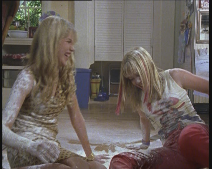 DailyDuff-dot-org_LizzieMcGuire-LizziesAndKatesBigAdventure1021.jpg DailyDuff-dot-org_LizzieMcGuire-LizziesAndKatesBigAdventure1021.jpg