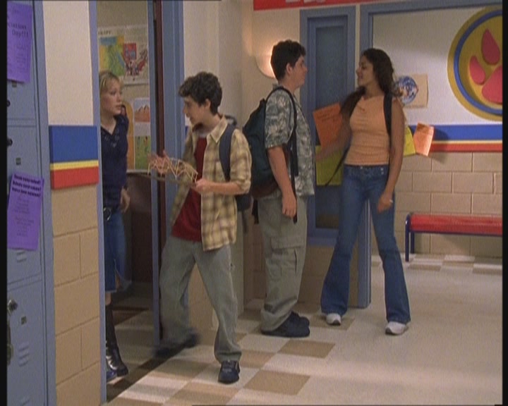 DailyDuff-dot-org_LizzieMcGuire-FirstKiss0008.jpg