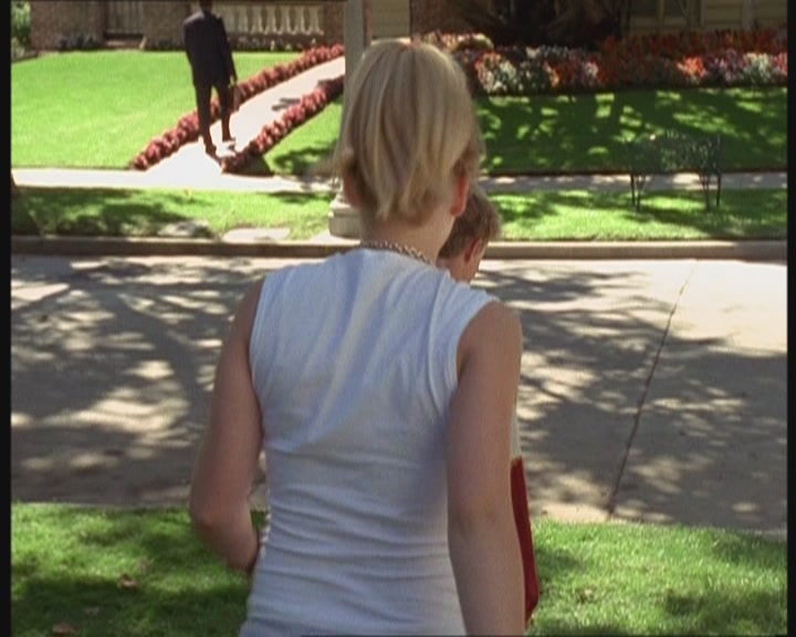 DailyDuff-dot-org_LizzieMcGuire-FirstKiss0169.jpg DailyDuff-dot-org_LizzieMcGuire-FirstKiss0169.jpg