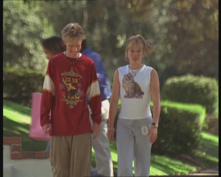 DailyDuff-dot-org_LizzieMcGuire-FirstKiss0183.jpg