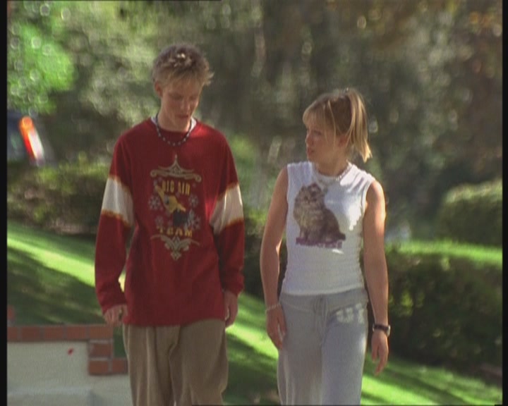 DailyDuff-dot-org_LizzieMcGuire-FirstKiss0186.jpg