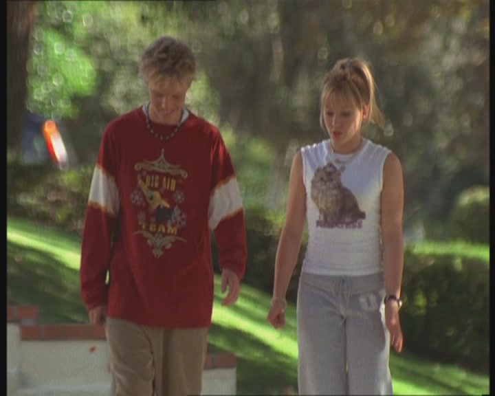 DailyDuff-dot-org_LizzieMcGuire-FirstKiss0188.jpg
