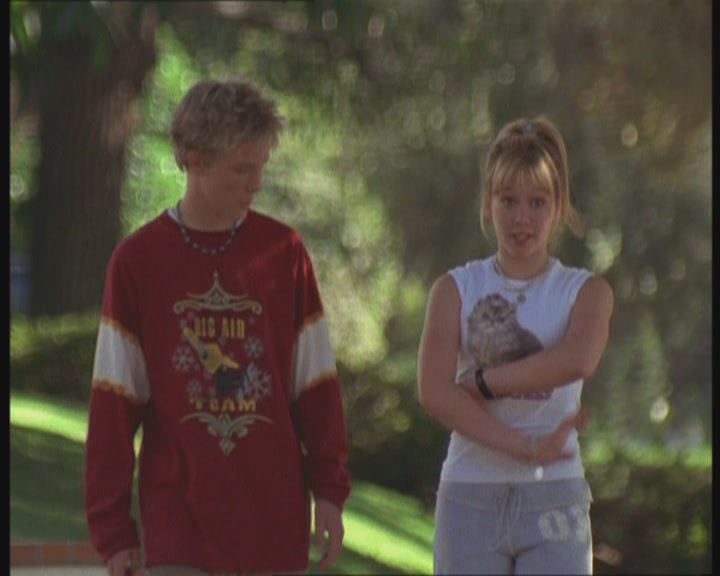 DailyDuff-dot-org_LizzieMcGuire-FirstKiss0193.jpg