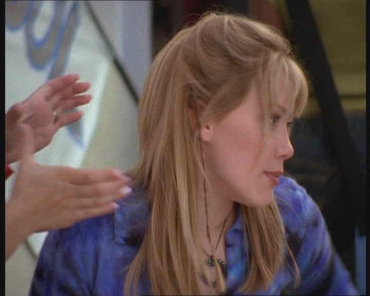 DailyDuff-dot-org_LizzieMcGuire-FirstKiss0482.jpg