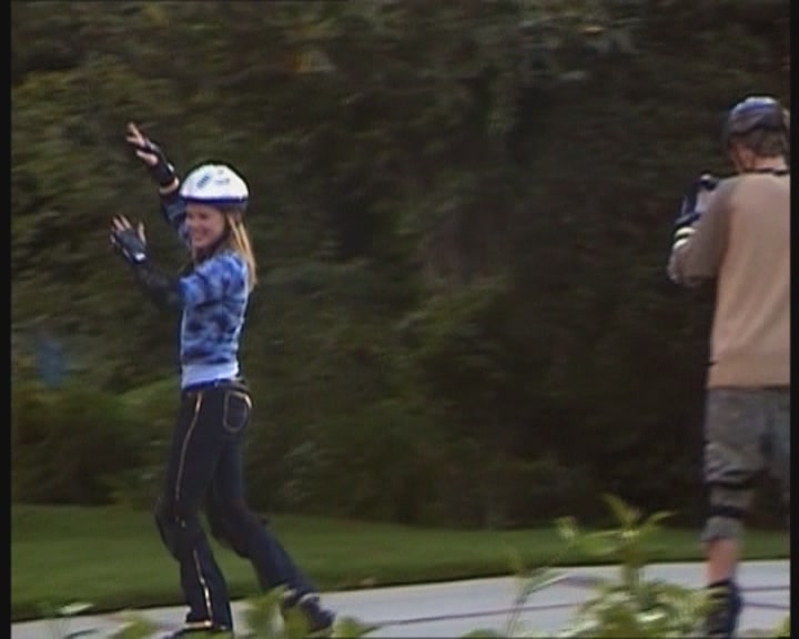 DailyDuff-dot-org_LizzieMcGuire-FirstKiss0576.jpg DailyDuff-dot-org_LizzieMcGuire-FirstKiss0576.jpg