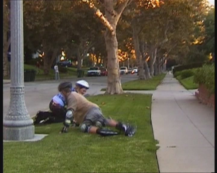 DailyDuff-dot-org_LizzieMcGuire-FirstKiss0584.jpg