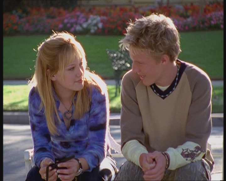 DailyDuff-dot-org_LizzieMcGuire-FirstKiss0603.jpg