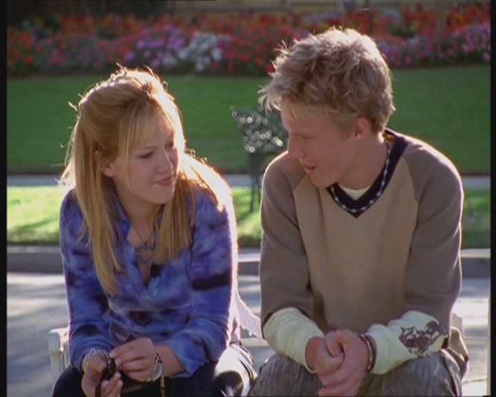 DailyDuff-dot-org_LizzieMcGuire-FirstKiss0604.jpg