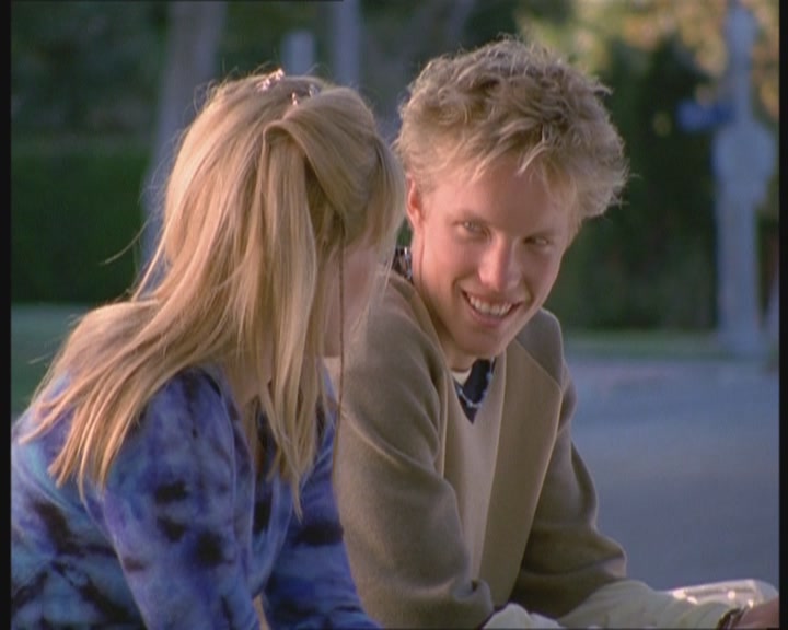 DailyDuff-dot-org_LizzieMcGuire-FirstKiss0610.jpg DailyDuff-dot-org_LizzieMcGuire-FirstKiss0610.jpg