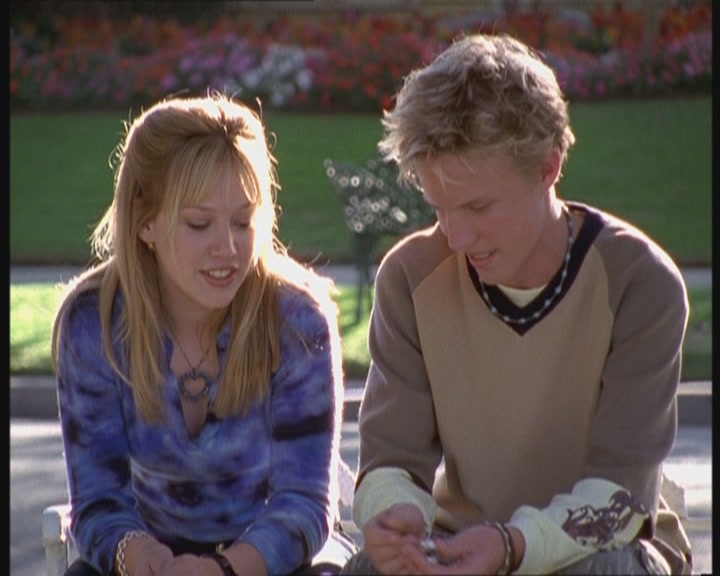 DailyDuff-dot-org_LizzieMcGuire-FirstKiss0643.jpg