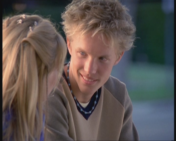 DailyDuff-dot-org_LizzieMcGuire-FirstKiss0661.jpg DailyDuff-dot-org_LizzieMcGuire-FirstKiss0661.jpg