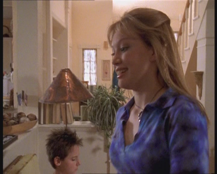 DailyDuff-dot-org_LizzieMcGuire-FirstKiss0683.jpg