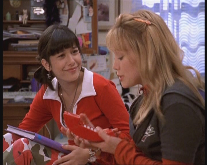 DailyDuff-dot-org_LizzieMcGuire-FirstKiss0786.jpg