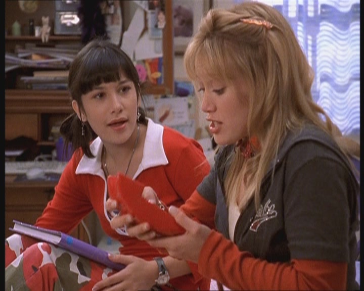 DailyDuff-dot-org_LizzieMcGuire-FirstKiss0787.jpg