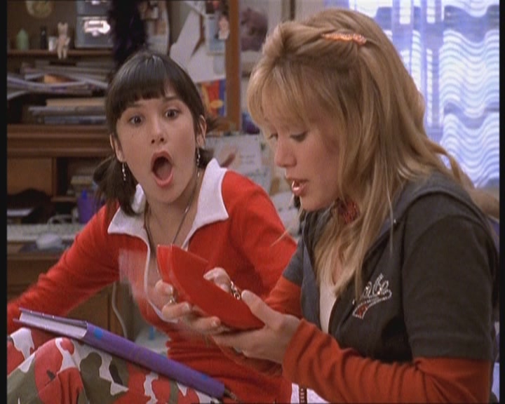 DailyDuff-dot-org_LizzieMcGuire-FirstKiss0788.jpg