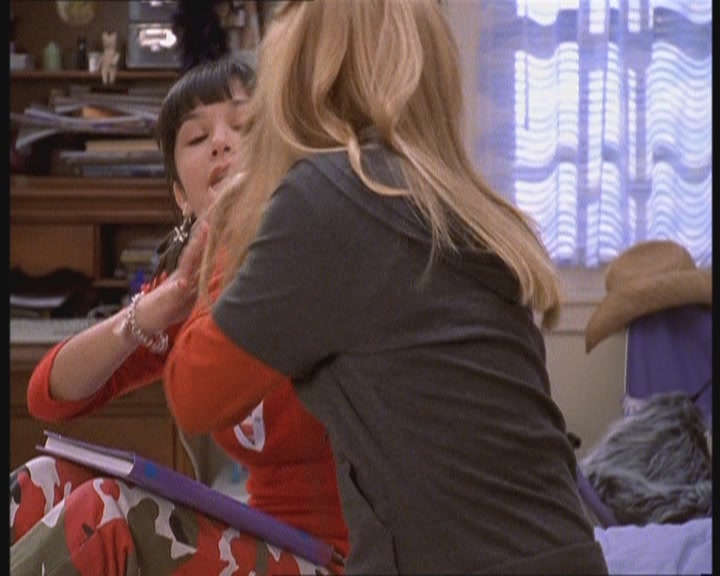 DailyDuff-dot-org_LizzieMcGuire-FirstKiss0789.jpg