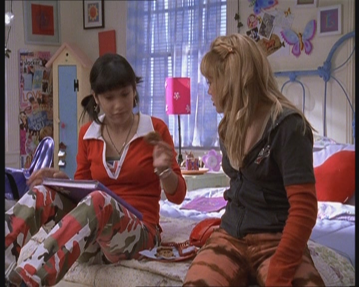 DailyDuff-dot-org_LizzieMcGuire-FirstKiss0793.jpg