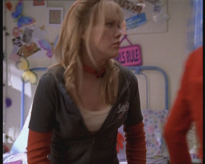 DailyDuff-dot-org_LizzieMcGuire-FirstKiss0815.jpg