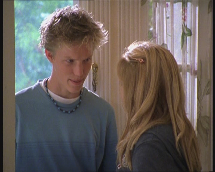 DailyDuff-dot-org_LizzieMcGuire-FirstKiss0989.jpg