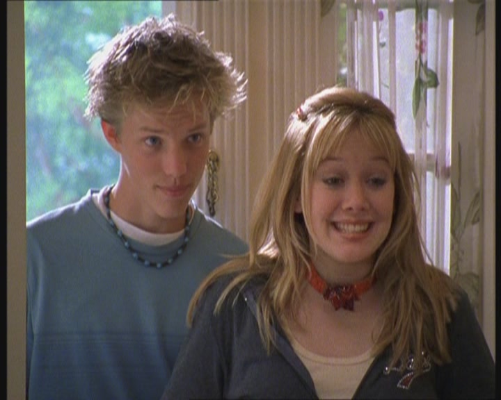 DailyDuff-dot-org_LizzieMcGuire-FirstKiss0991.jpg