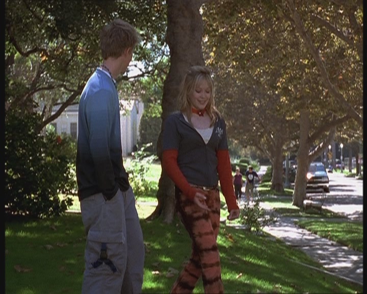 DailyDuff-dot-org_LizzieMcGuire-FirstKiss1025.jpg