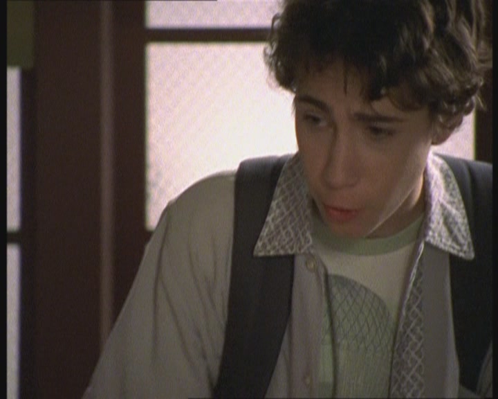 DailyDuff-dot-org_LizzieMcGuire-FirstKiss1110.jpg