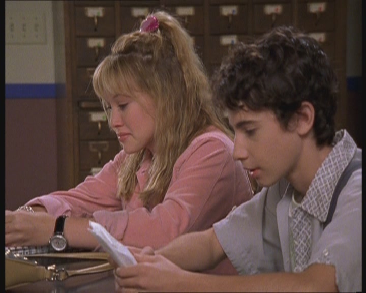 DailyDuff-dot-org_LizzieMcGuire-FirstKiss1113.jpg