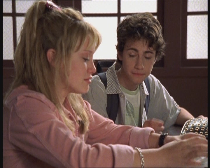 DailyDuff-dot-org_LizzieMcGuire-FirstKiss1123.jpg