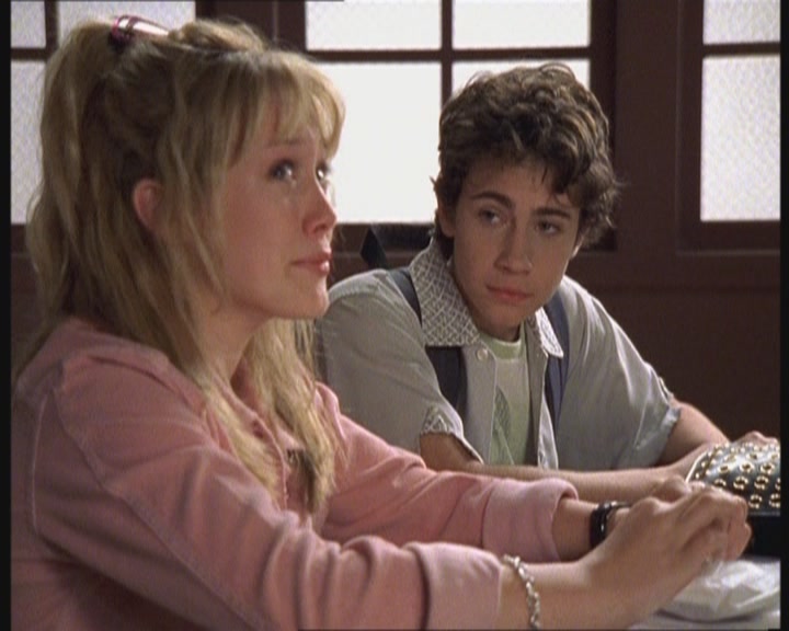 DailyDuff-dot-org_LizzieMcGuire-FirstKiss1124.jpg DailyDuff-dot-org_LizzieMcGuire-FirstKiss1124.jpg