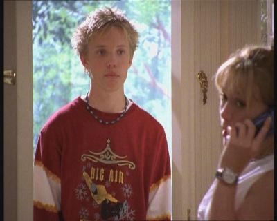 DailyDuff-dot-org_LizzieMcGuire-FirstKiss0131.jpg