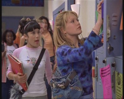 DailyDuff-dot-org_LizzieMcGuire-FirstKiss0438.jpg