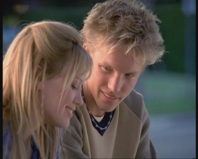 DailyDuff-dot-org_LizzieMcGuire-FirstKiss0650.jpg