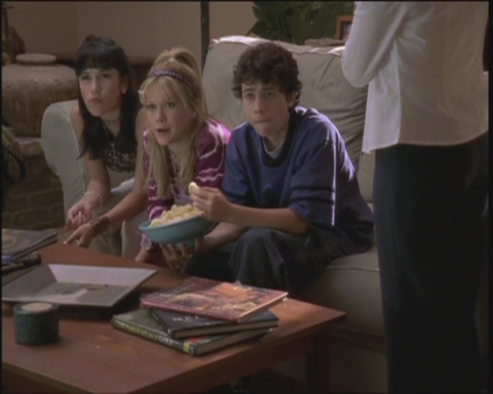 DailyDuff-dot-org_LizzieMcGuire-ElOroDeMontezuma0037.jpg