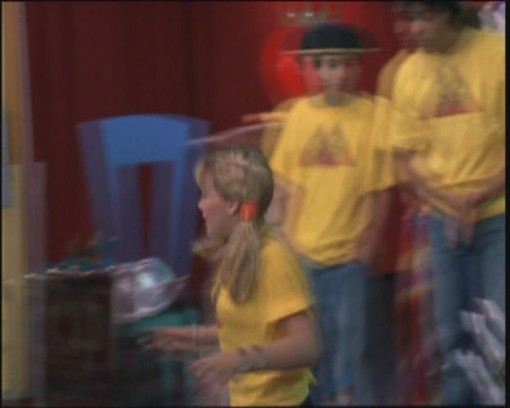 DailyDuff-dot-org_LizzieMcGuire-ElOroDeMontezuma0927.jpg