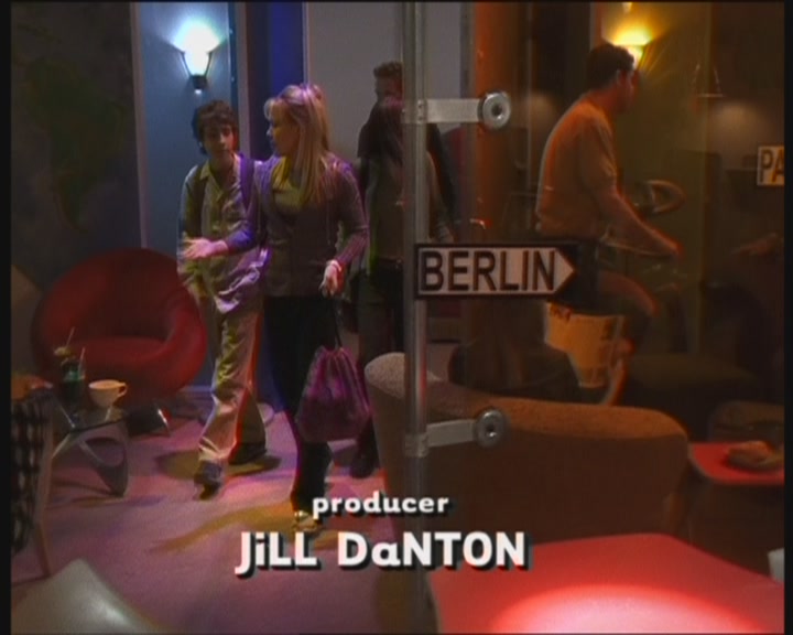 DailyDuff-dot-org_LizzieMcGuire-WorkingGirl0125.jpg