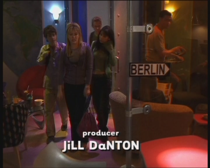 DailyDuff-dot-org_LizzieMcGuire-WorkingGirl0126.jpg